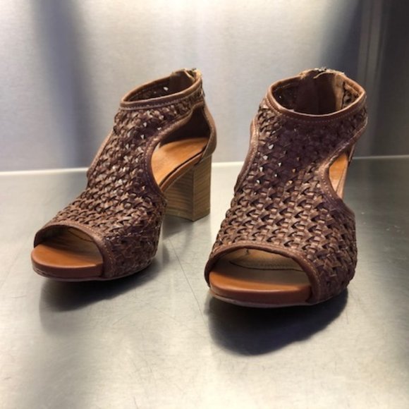 Sundance Catalog woven leather sandals. - Picture 1 of 8
